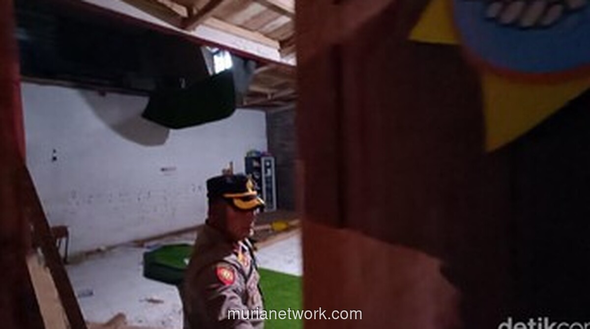 Langit-Langit Ambruk Saat Peringatan Hari Guru, 24 Orang Terluka