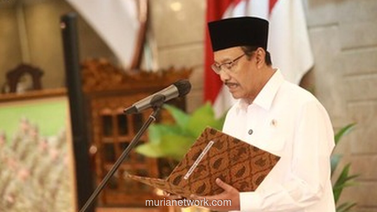 Gus Ipul Lantik 830 Guru dan Pejabat, Tegaskan Peran sebagai Penjaga Harapan