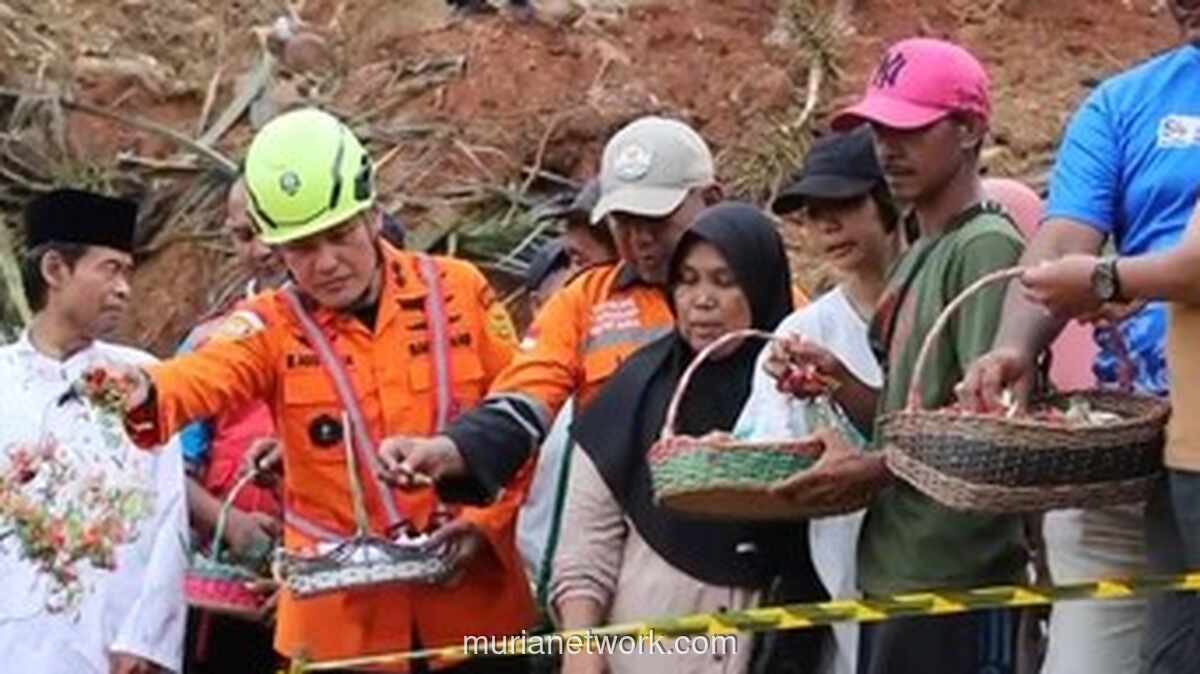 Pencarian Dua Korban Longsor Cilacap Berakhir dengan Tabur Bunga