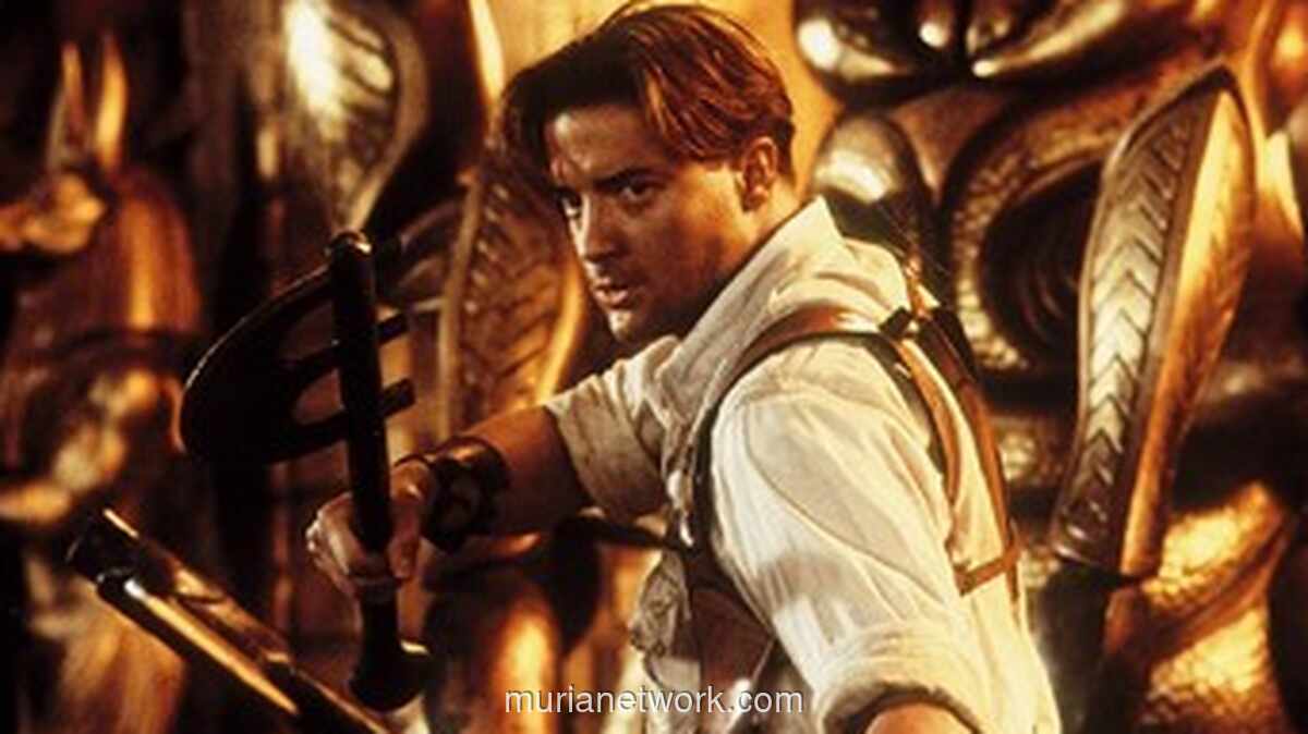 Brendan Fraser Ungkap Momen Ia Hampir Kenakan Jubah Superman