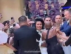 Penggemar Australia Dideportasi Usai Paksa Rangkul Ariana Grande di Acara Promosi Wicked Singapura