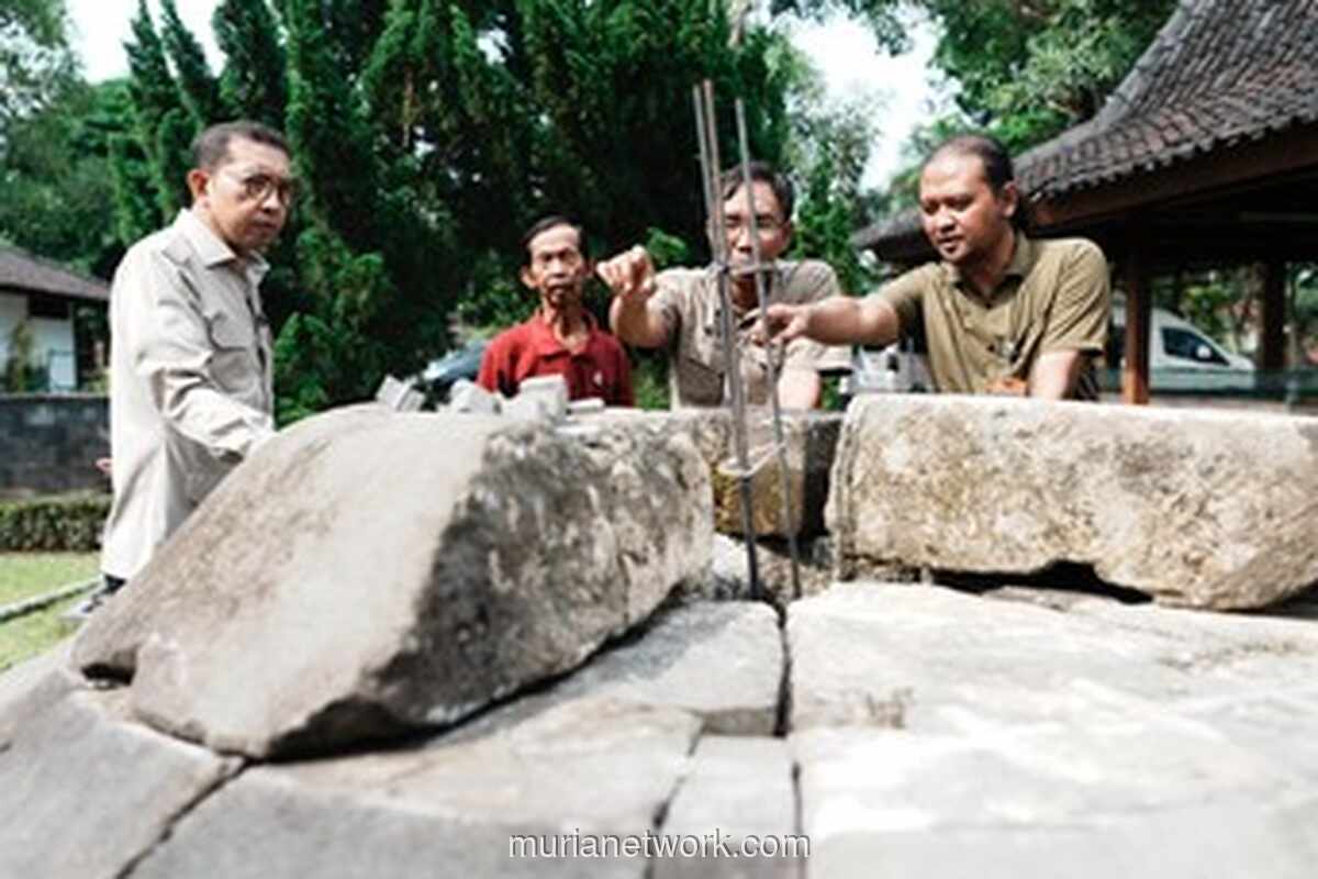 Fadli Zon Tinjau Progres Revitalisasi Candi Borobudur, Tekankan Peran Teknologi