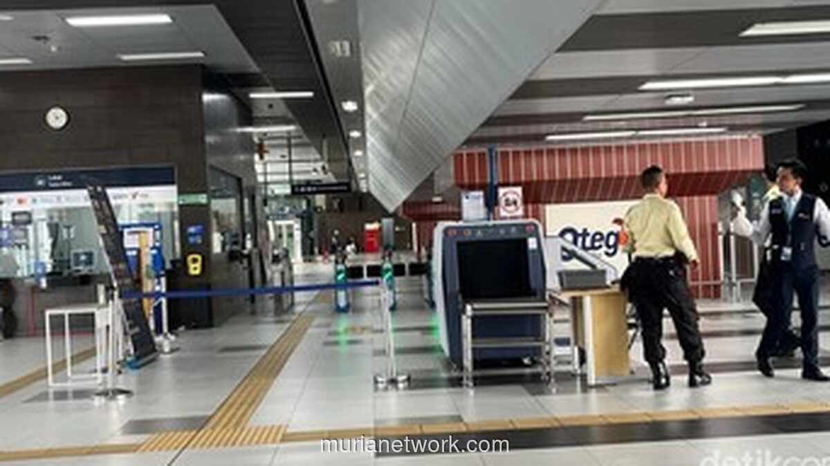 Gerbong MRT Jakarta Sepi, Penumpang Mengungsi Akibat Gangguan Listrik