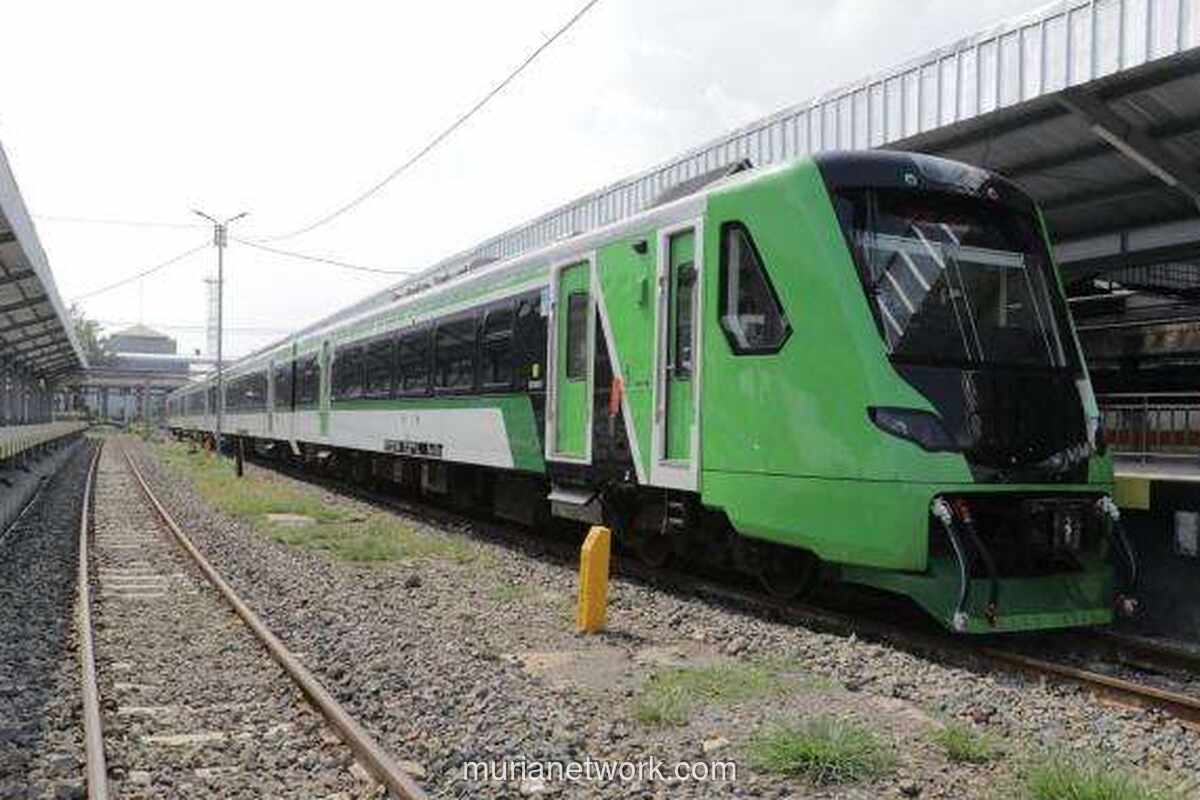 PLN Siapkan Listrik untuk Jalur KA Lokal hingga Feeder Kereta Cepat di Jawa