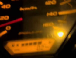 Odometer Nyalip 100 Ribu Kilometer, Begini Reaksi Spontan Si Pemilik