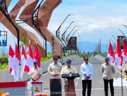 Prabowo Puji Desain Jembatan Kabanaran, Minta Anak Sekolah Tak Lagi Dipaksa Menyambut