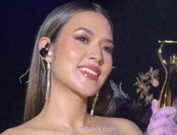 Raisa Persembahkan Kemenangan AMI Awards untuk Ibunda dan Vidi, Pejuang Kanker