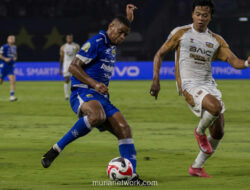 Jung Sempurnakan Eksekusi, Persib Rebut Posisi Tiga Meski Ditinggal Kartu Merah