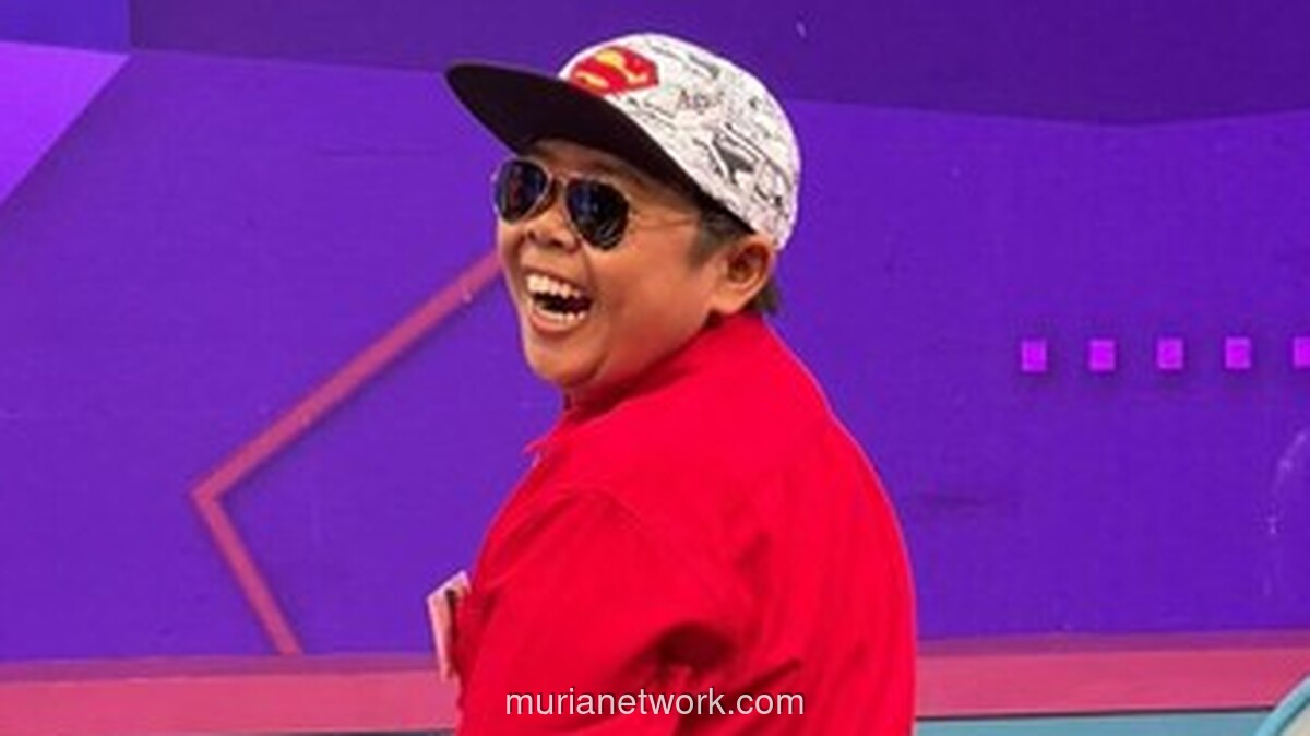 Adul Berurai Air Mata di Bandara Singapura, Paspor Raib Dibawa Komeng