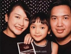 Warna Biru Pecah, Kinal Umumkan Jenis Kelamin Calon Bayi Kedua