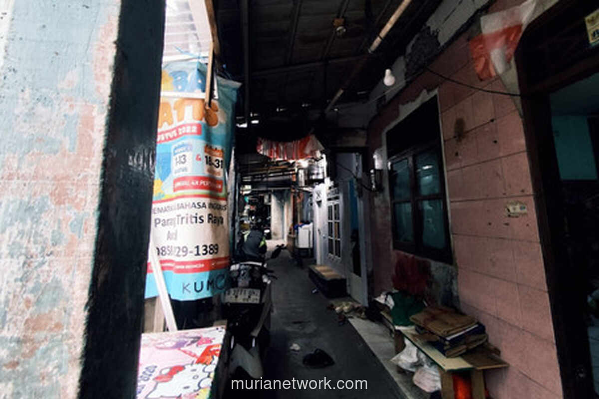 Di Balik Riuhnya Stasiun Bandan, Warga Bergantung pada Kereta dan Digerogoti Ragu