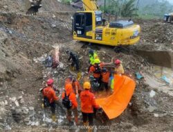 Hujan Deras Tak Surutkan Pencarian, Dua Korban Lagi Ditemukan di Longsor Banjarnegara