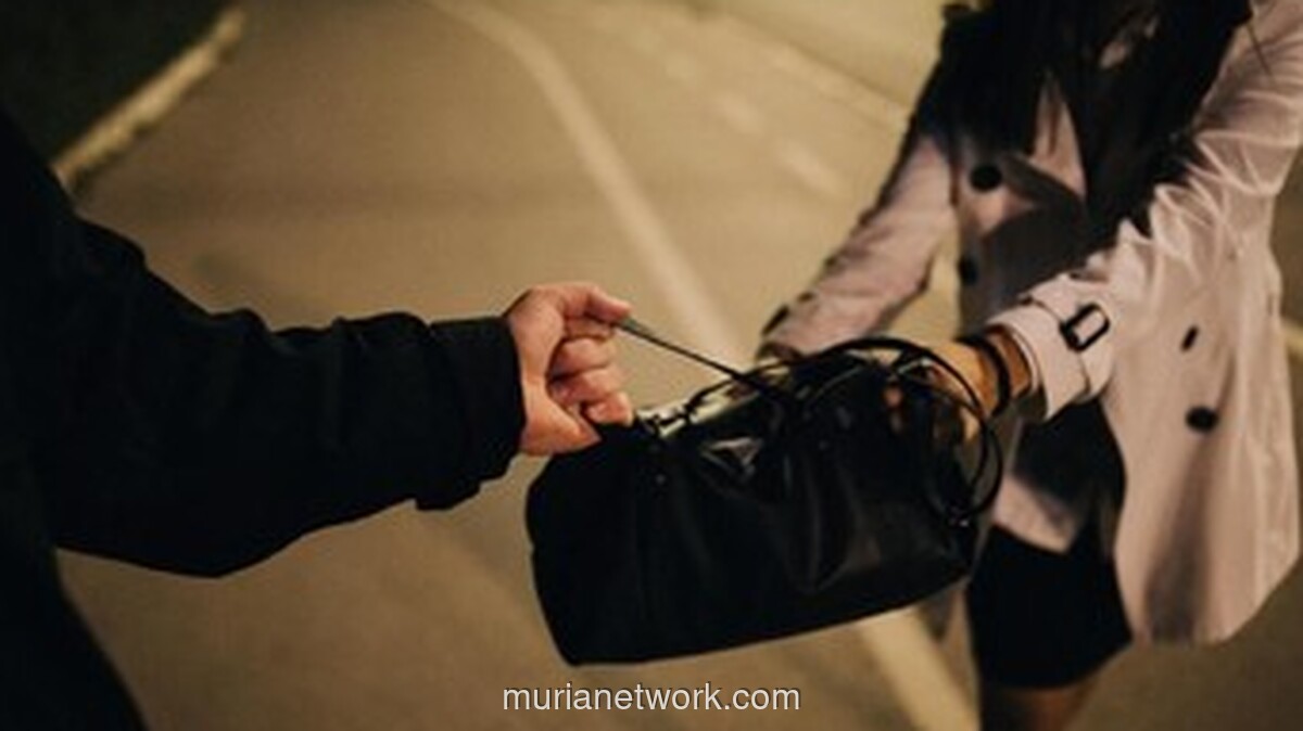 Guru SMA di Gunung Putri Patah Tulang Usai Dijambret Saat Boncengkan Penumpang