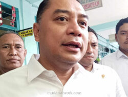 Wali Kota Surabaya Galang Warga Perangi Ancaman Hujan Mikroplastik