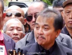 Roy Suryo Dicekal ke Luar Negeri, Diizinkan Jalan-jalan ke Bali