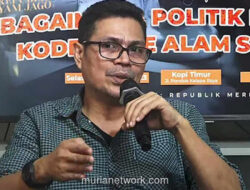 Faizal Assegaf Desak Jokowi dan Megawati Segera Berembuk