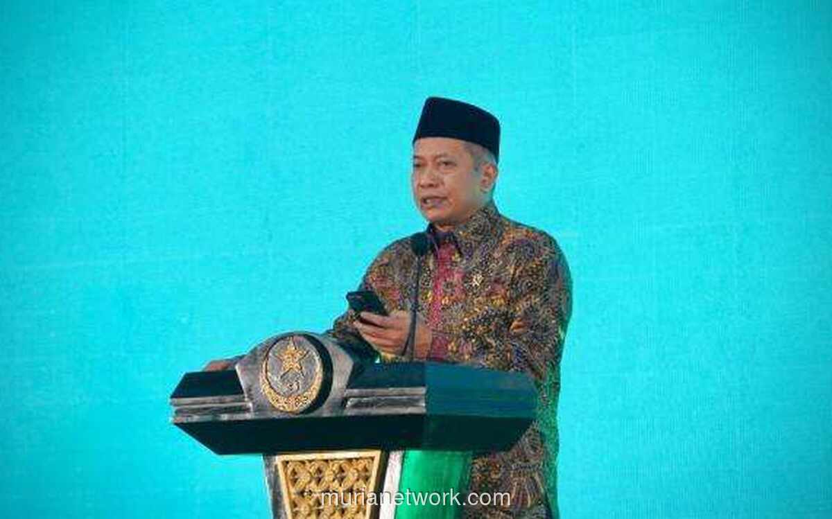 Menkop Ungkap Rencana Akuisisi Bank untuk Dongkrak Koperasi Merah Putih