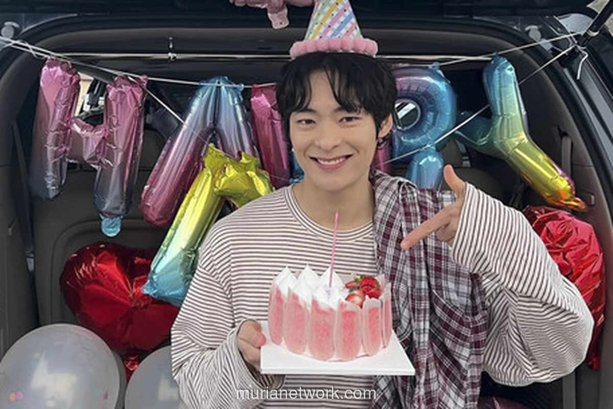 Song Geon Hee Siap Masuk Wajib Militer Desember Ini, Karier Menanjak Tersentak Sementara