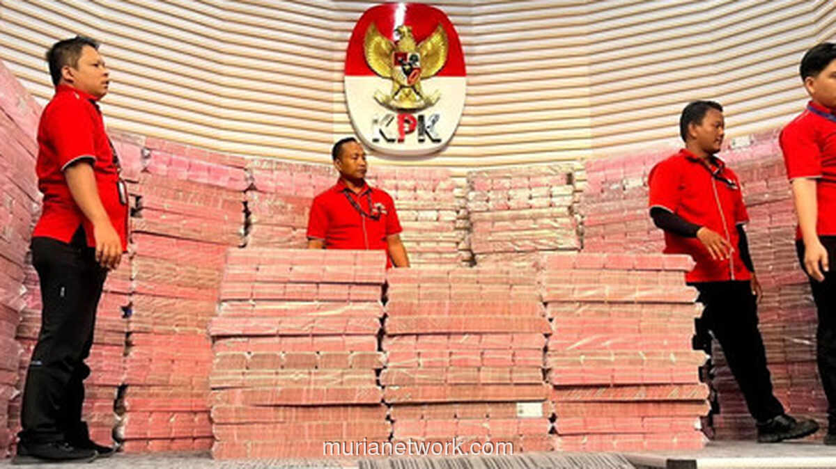 Gunungan Uang Korupsi Rp 300 Miliar Dipamerkan KPK, Bukti Kasus Investasi Taspen