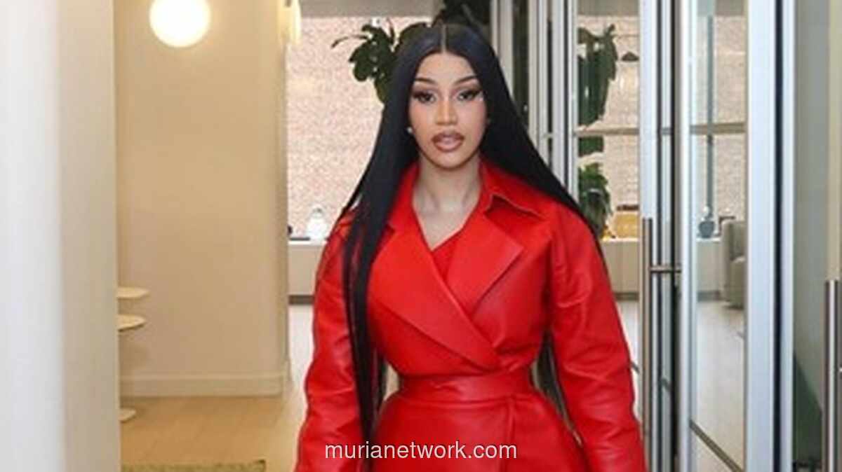 Cardi B Abadikan Tali Pusar Buah Hati Menjadi Perhiasan Emas