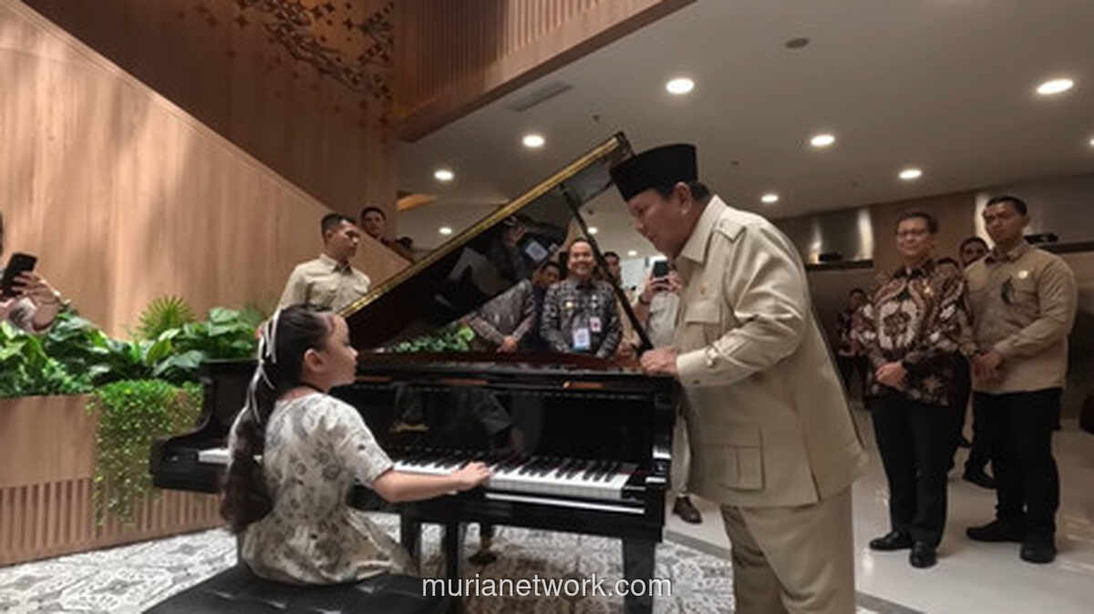 Prabowo Terpana, Beri Pujian Spontan untuk Pianis Cilik di Solo