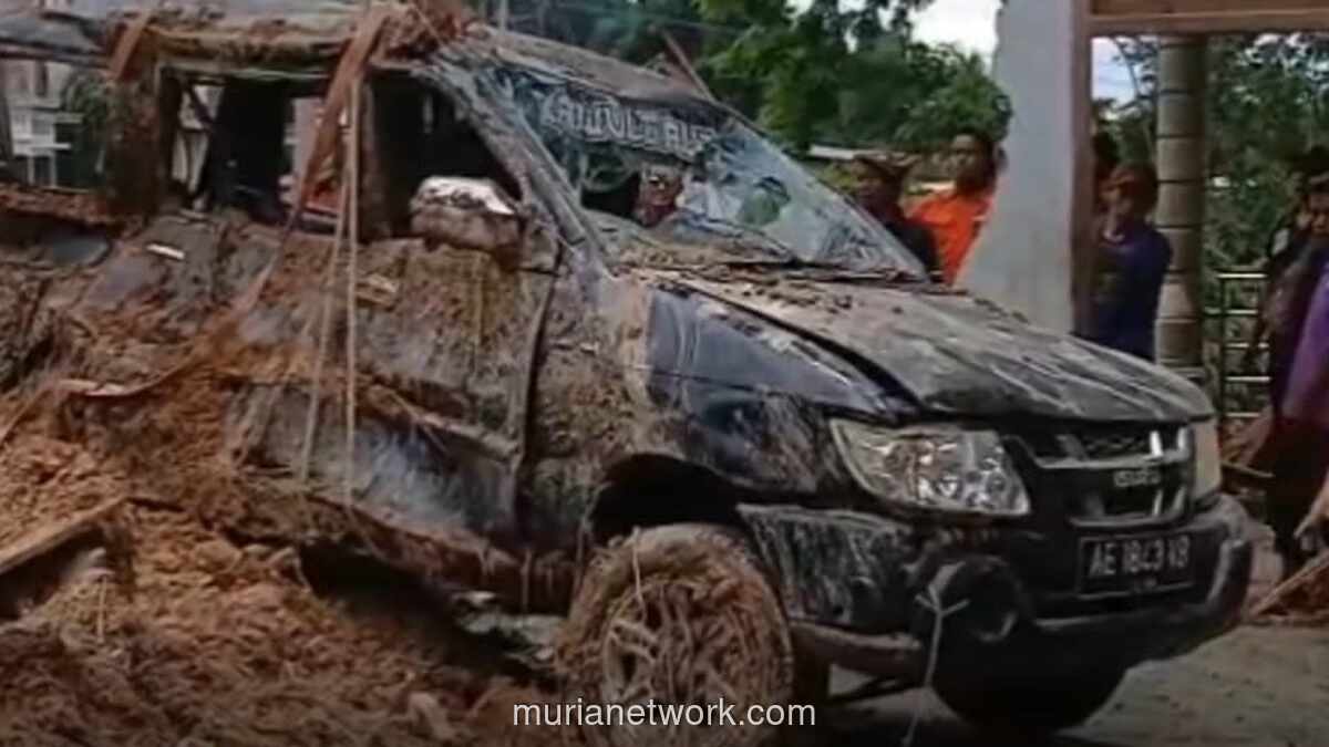 Pulungan Porak-Poranda Diterjang Longsor, Dua Rumah dan Tiga Mobil Tertimbun