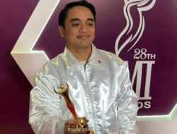 Pin Palestina di Jaket Bomber Dipha Barus Mencuri Perhatian di AMI Awards 2025