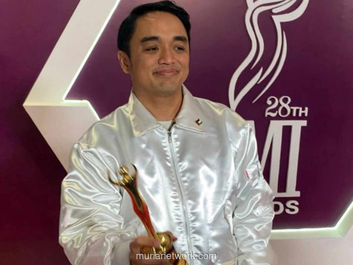 Pin Palestina di Jaket Bomber Dipha Barus Mencuri Perhatian di AMI Awards 2025