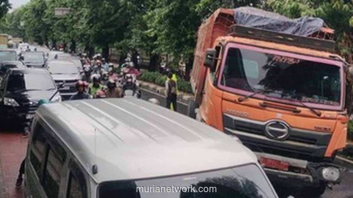 Truk Mogok di Klender, Lalu Lintas Ngurah Rai Tersendat Panjang