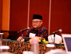 Pemerintah Siapkan Beasiswa S1 dan Naikkan Insentif Guru Honorer