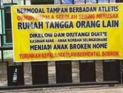 Spanduk Misterius Tuding Kepala Sekolah di Pekalongan Perebut Istri Orang