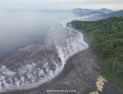 PVMBG Tegaskan Status Awas Semeru, Radius Bahaya Masih 8 Kilometer