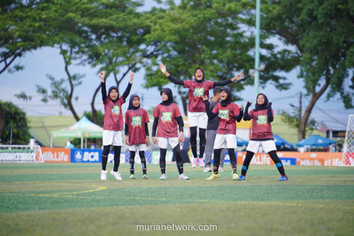 Geliat Sepak Bola Putri Jakarta: MilkLife Soccer Challenge Ditutup Antusiasme 2.695 Siswi