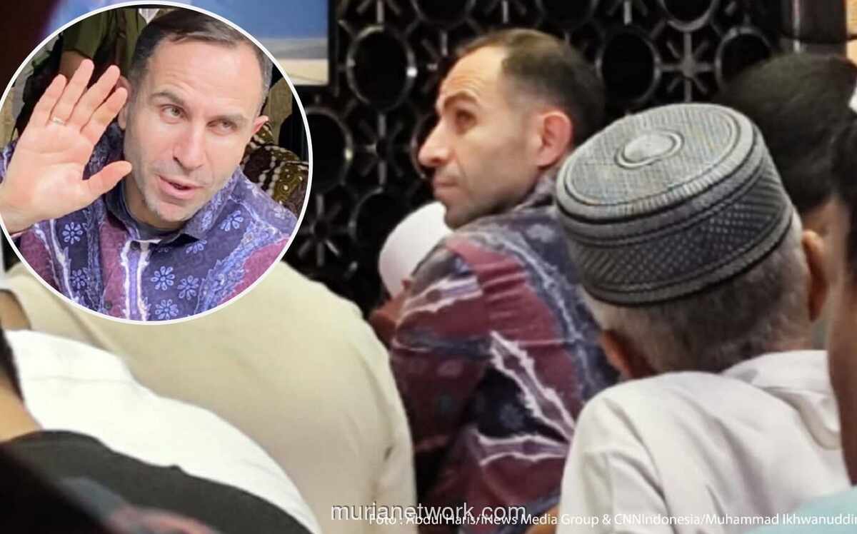 Kapadze Salat Jumat di Istiqlal, Sinyal Kuat Jadi Calon Pelatih Timnas?