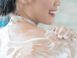 Ritual Mandi yang Salah, Ternyata Pemicu Utama Kulit Kering