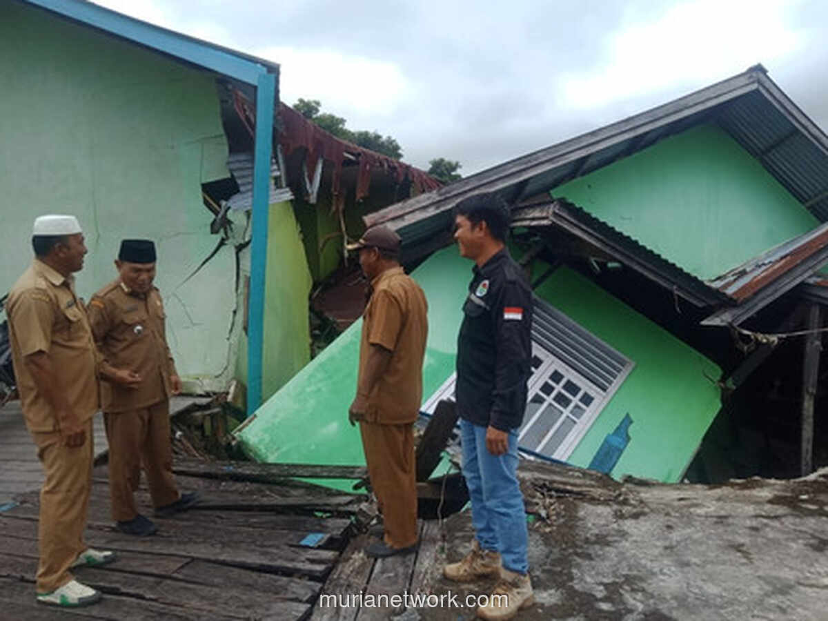 Kantor Desa di Kapuas Hulu Ambruk, Didahului Kemiringan sejak Lama