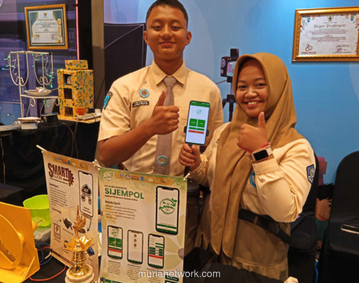 Geliat Pelajar Perempuan Warna-i Ajang Digital Skill 2025 di Surabaya