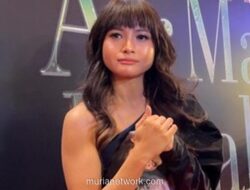 Acha Septriasa Menitiskan Air Mata Mualaf dalam Eksplorasi Spiritual Terbaru