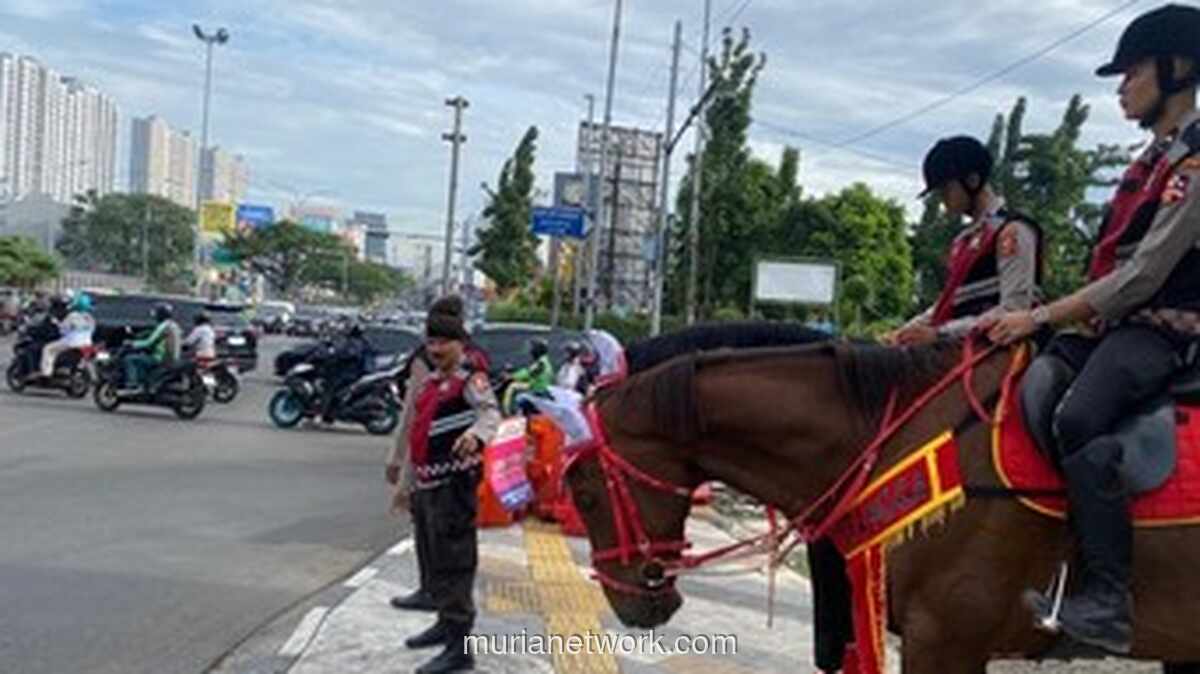 Polisi Berkuda Resmi Atur Lalu Lintas di Simpang Margonda Depok