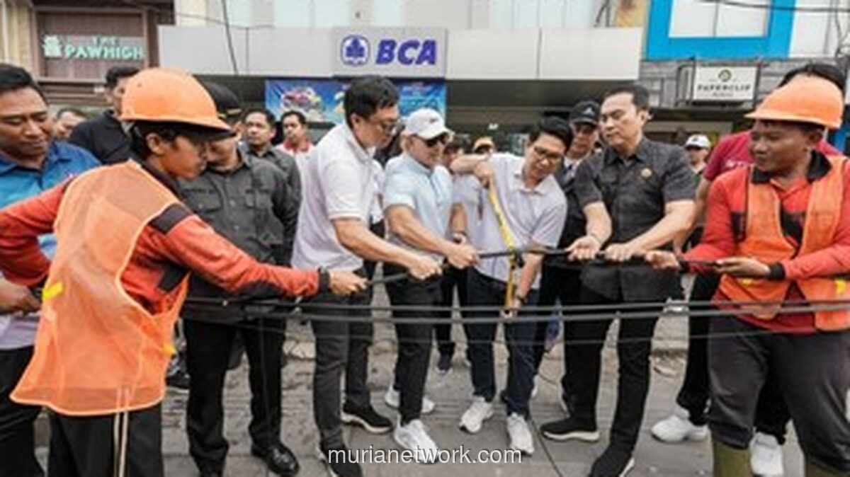 Bupati Badung Turun Tangan, Kabel Semrawut di Jalan Berawa Ditebas