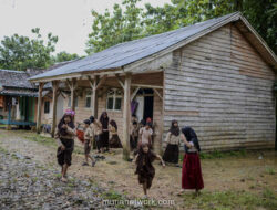 Belajar di Atas Lantai Kayu yang Rapuh, Kisah 23 Siswa di Ujung Pandeglang
