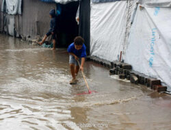Hujan Deras Menggenangi Gaza, Tenda Pengungsi Berubah Jadi Kubangan Air