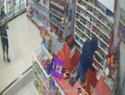 Dua Bertopeng Gasak Minimarket di Sidrap, Rp10 Juta Ludes Dibawa Kabur