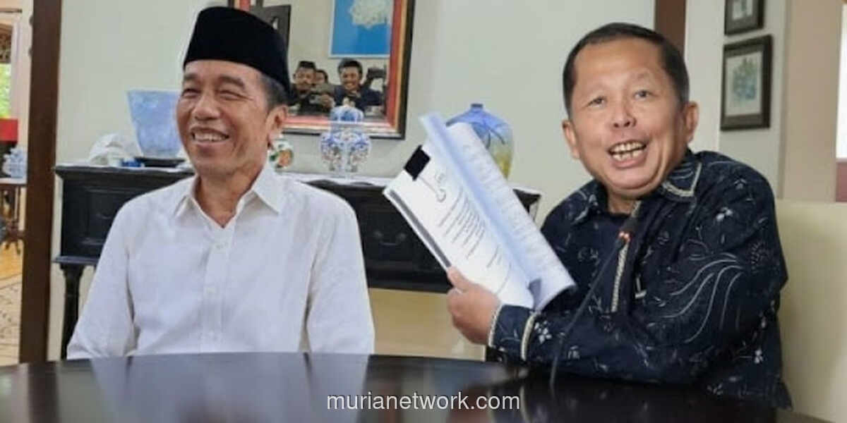 Denny Indrayana Soroti Sikap Jokowi yang Ogah Pamer Ijazah Asli