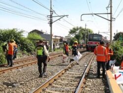 Waspada! Tumpukan Sampah dan Retakan Tanah Ancam Jalur Kereta Manggarai-Sudirman