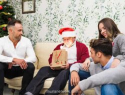 5 Ide Kado Natal Bermakna untuk Orang Tua, Tak Sekadar Barang Biasa