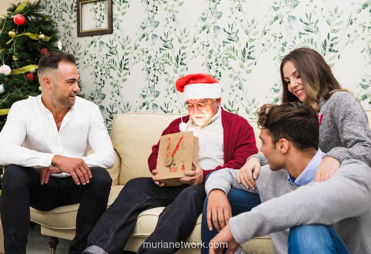 5 Ide Kado Natal Bermakna untuk Orang Tua, Tak Sekadar Barang Biasa