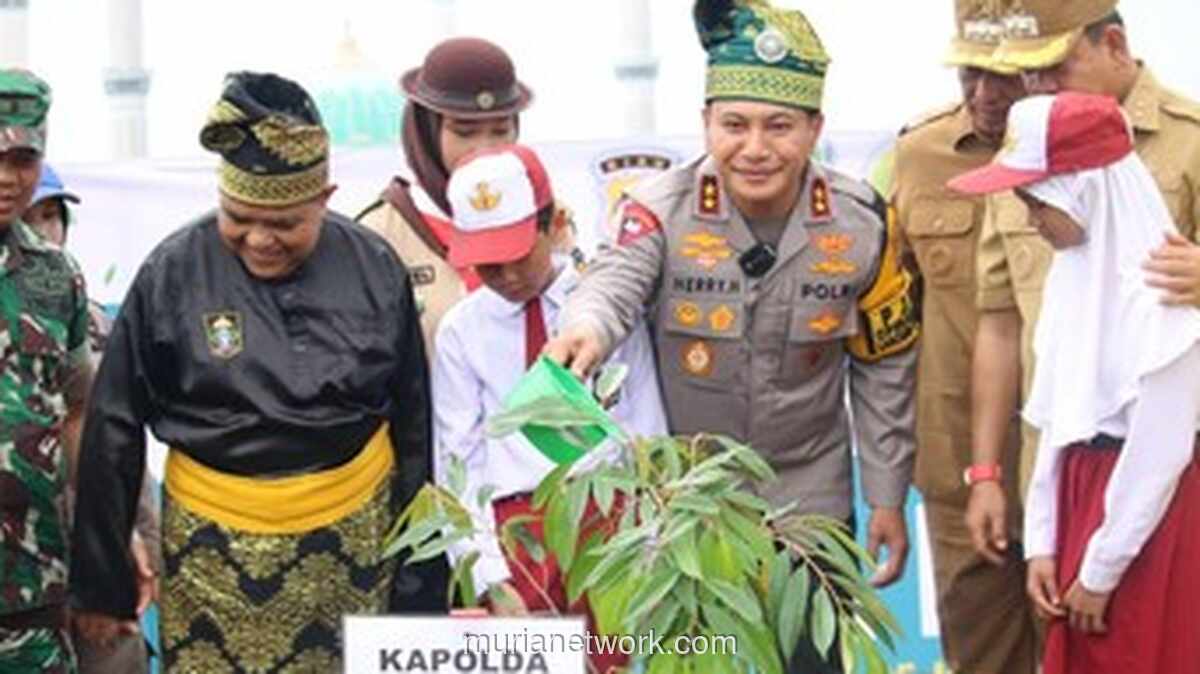 Polda Riau Tanam 21.000 Pohon dalam Satu Hari, Pecahkan Rekor Penghijauan