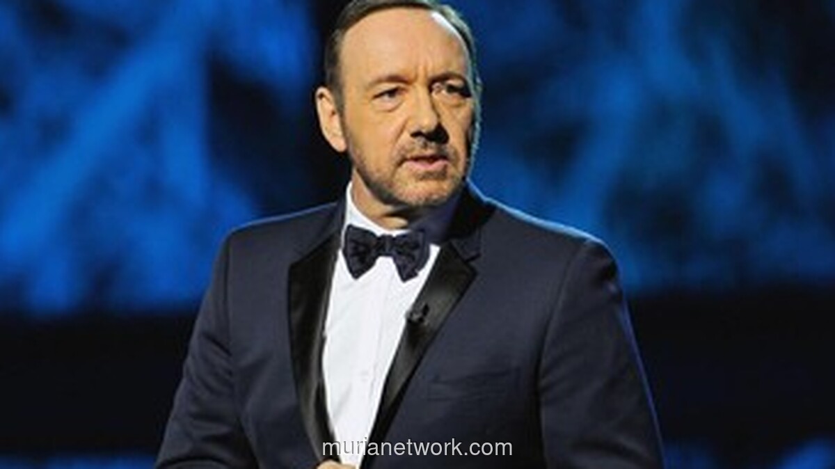 Kevin Spacey Bertahan di Hotel dan Airbnb Usai Kehilangan Rumah