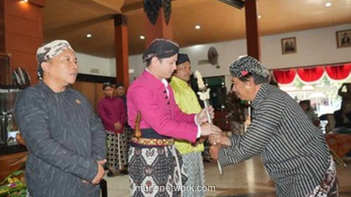 Keris Prabowo dan Fadli Zon Ramaikan Pameran Pusaka di Trenggalek